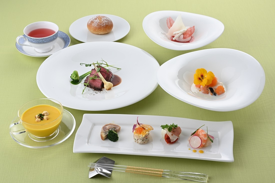 お箸で食べるセレブランチ